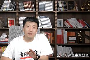 昨天莱夫利脚踢球&东契奇抱怨吃T！后者：我跟裁判说这不是故意的